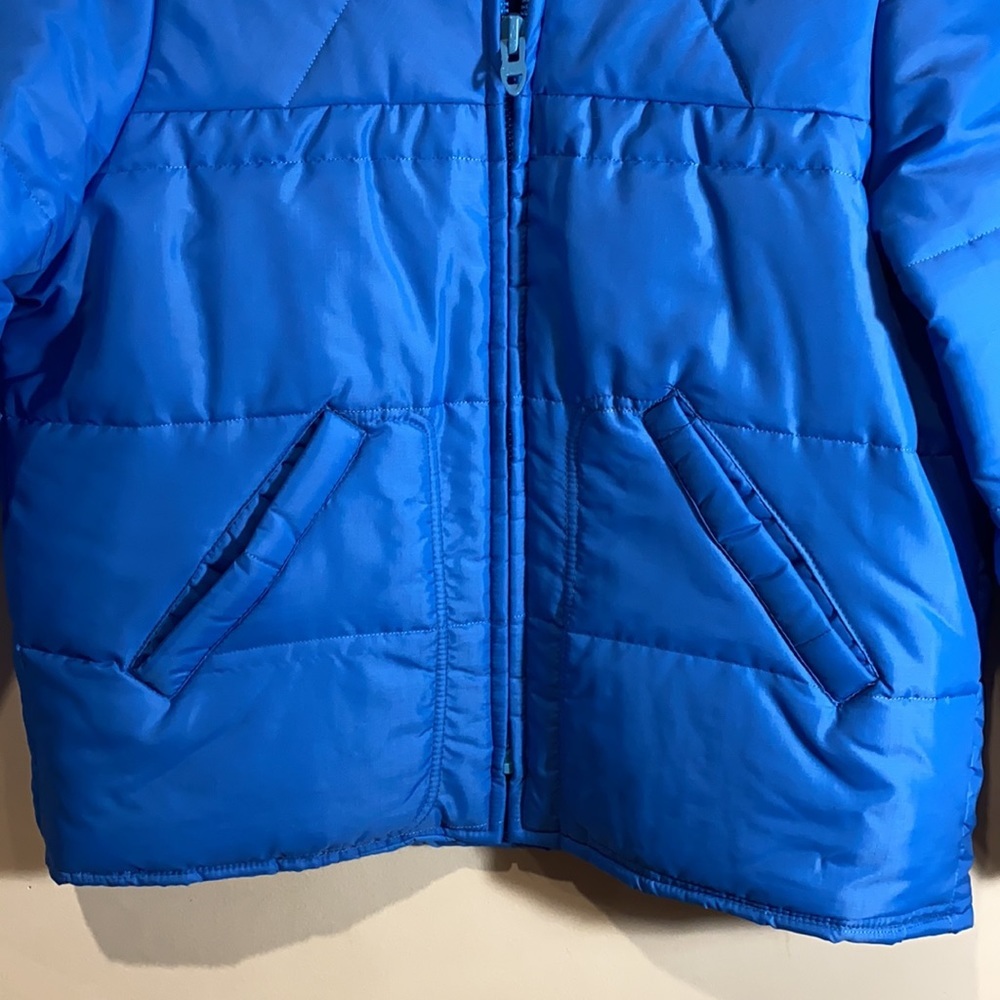 Vintage Cropped Puffer with Hood - Picture 3 of 9
